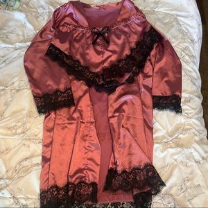 Matching silk and lace robe and shorts lingerie set size L